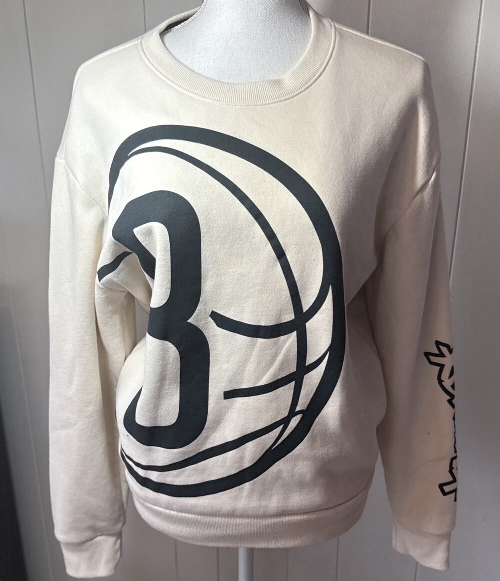 Hollister Men's Cream Basketball Crewneck Sweater NBA Brooklyn Nets, Size XS OO